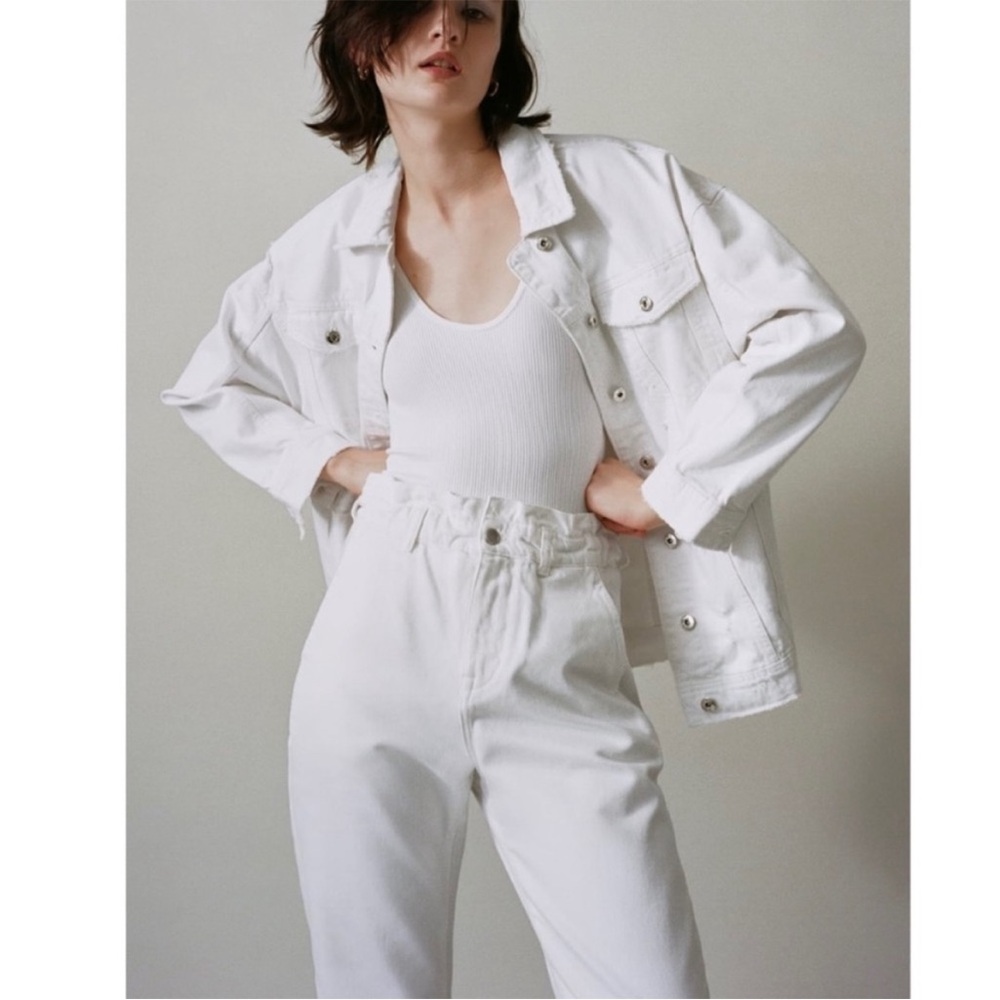 NWT White Baggy Fit Zara Paperbag Jean size 6.  Euro price tags